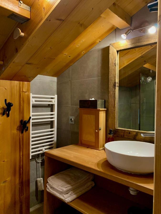 Appartement Avec Jacuzzi Dans Chalet Prive, Grande Terrasse, Parking Gratuit Les Houches Eksteriør bilde